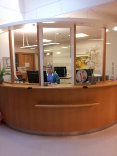 Bild av receptionen på röntgenmottagningen Sundsvalls sjukhus.