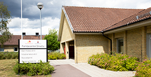 Entré till Mödrahälsovården familjecentralen Smedby