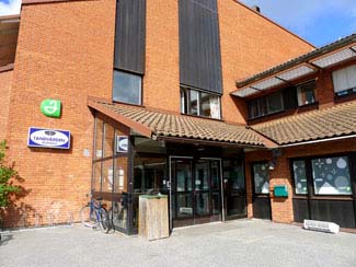 Ingången till Lyckeby vårdcentral