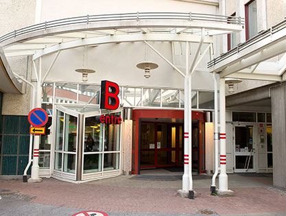 Entré till B-huset på USÖ