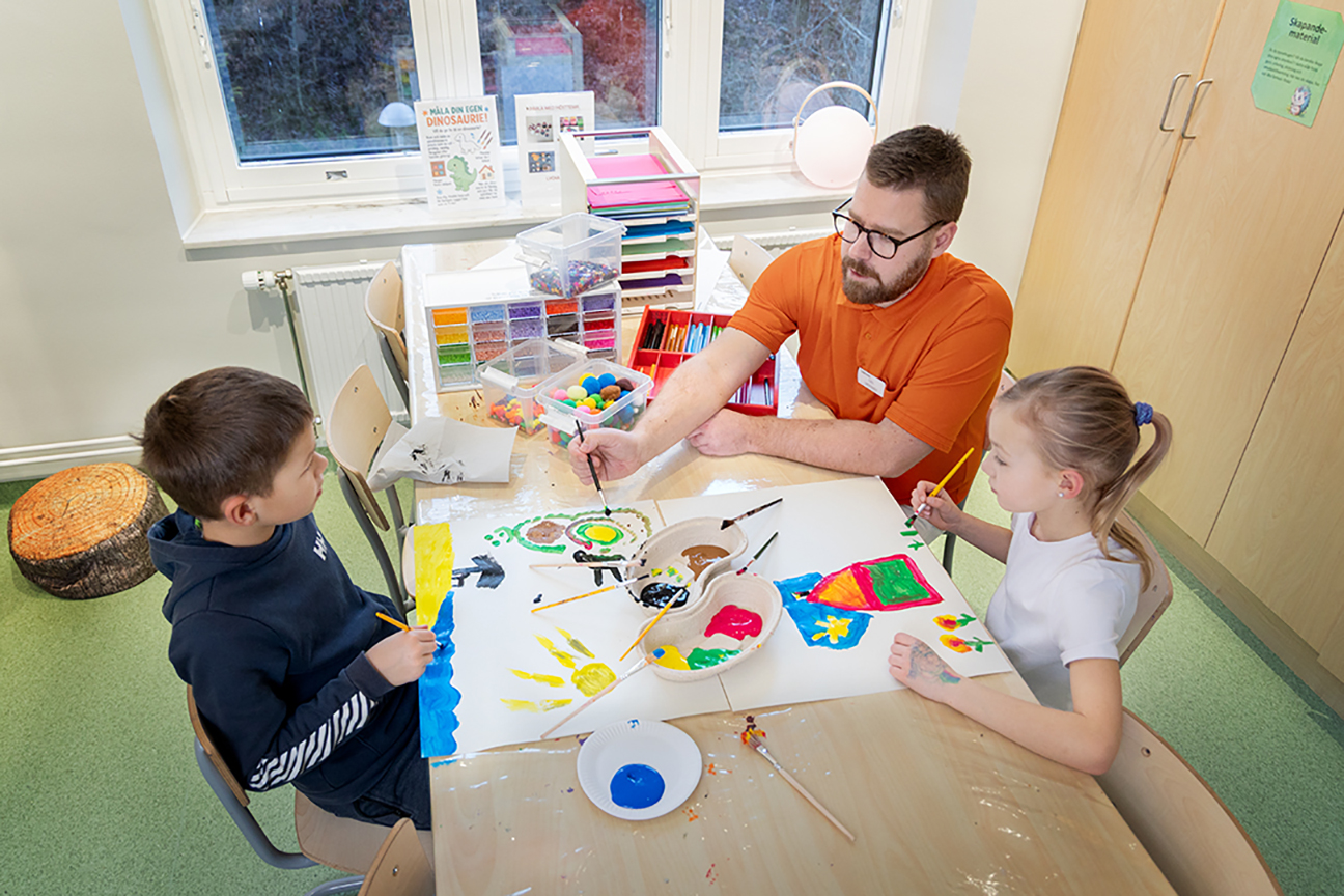 Målarbord på lekterapin