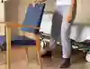 Hitta grundspänningen. Utför tyngdöverföring i sidled. Balansstöd vid behov.